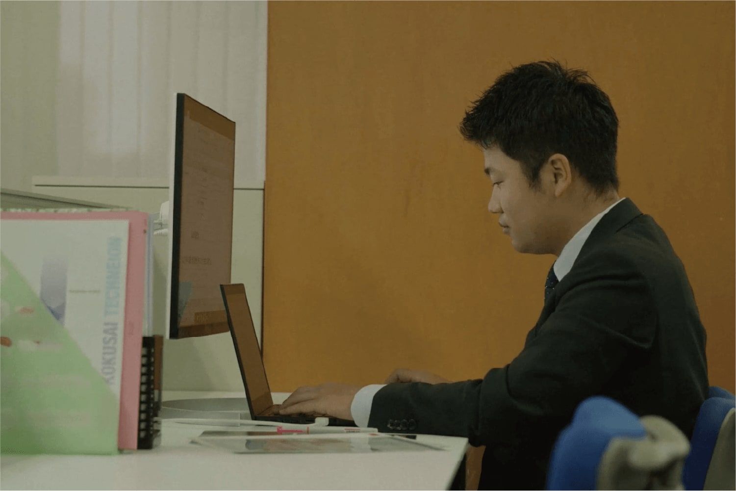 営業職の仕事風景1